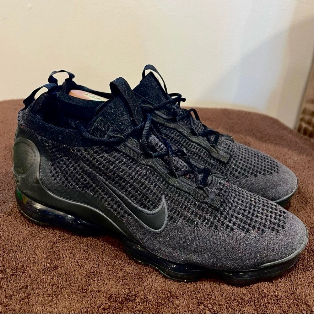 Nike Air Vapormax Flyknit Mens Size 10 Triple Black